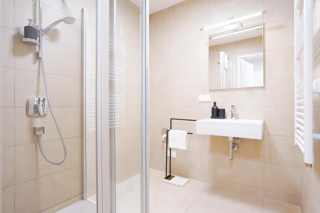 Boutique Studio With Terrace And Pool Wiedeń Zewnętrze zdjęcie